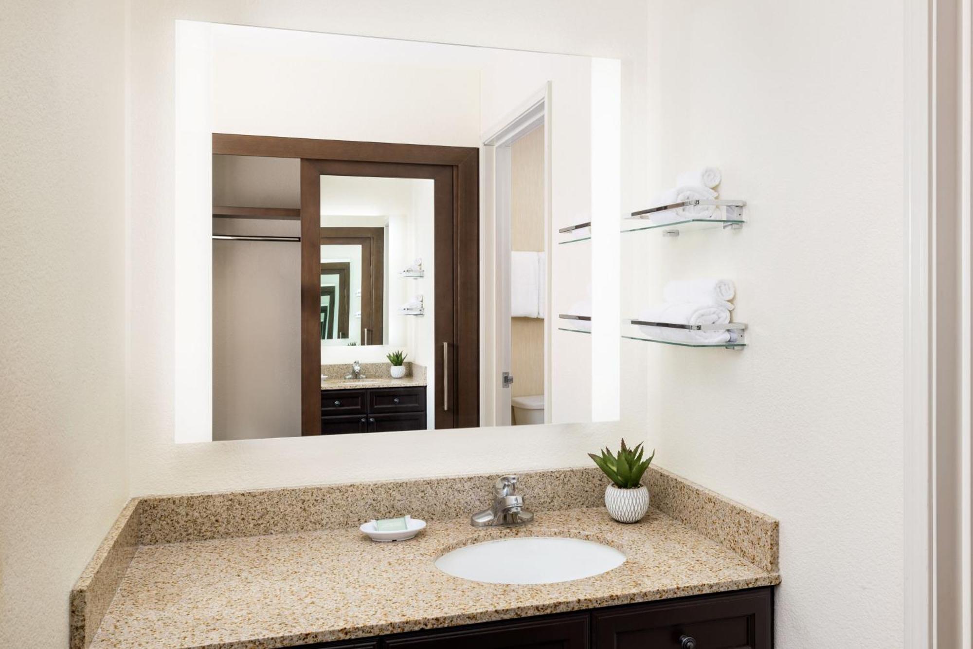 Residence Inn By Marriott Las Vegas Stadium Area Экстерьер фото